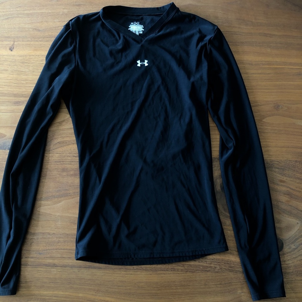 Under Armour sweat wicking long sleeved shirt.